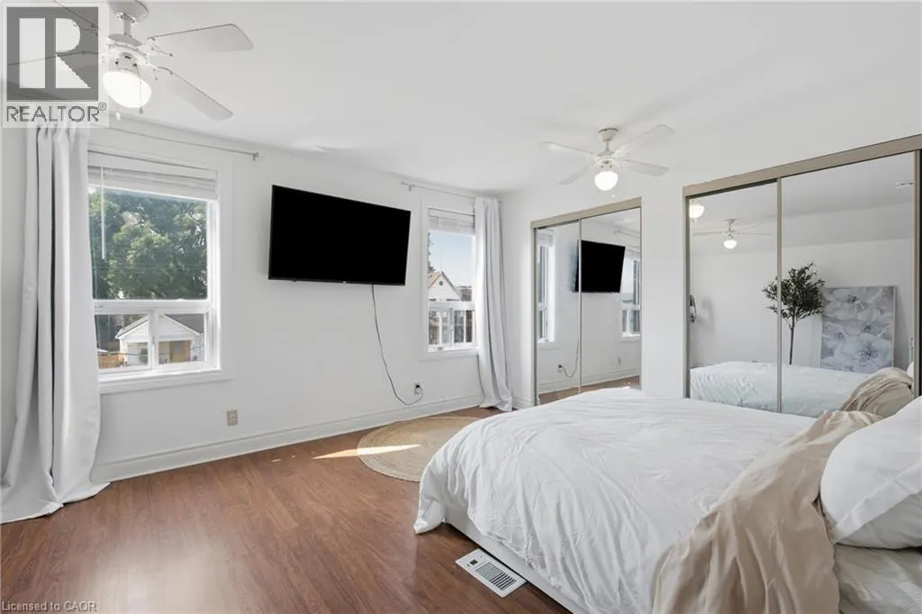 126 NIAGARA Street