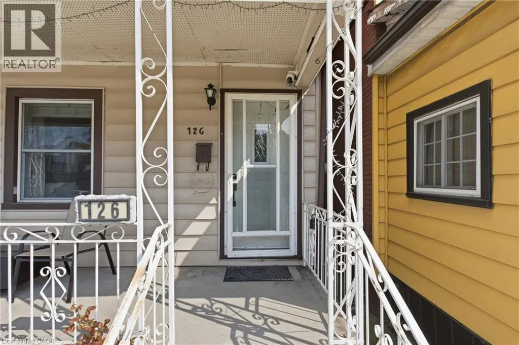 126 NIAGARA Street