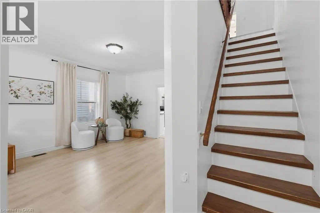 126 NIAGARA Street