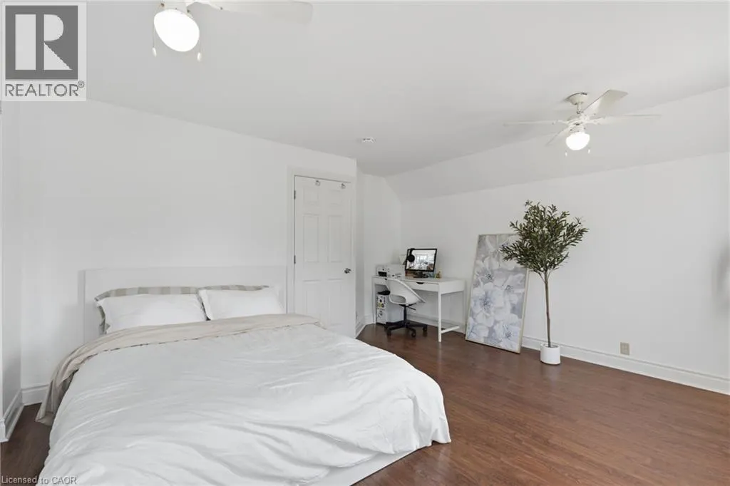 126 NIAGARA Street