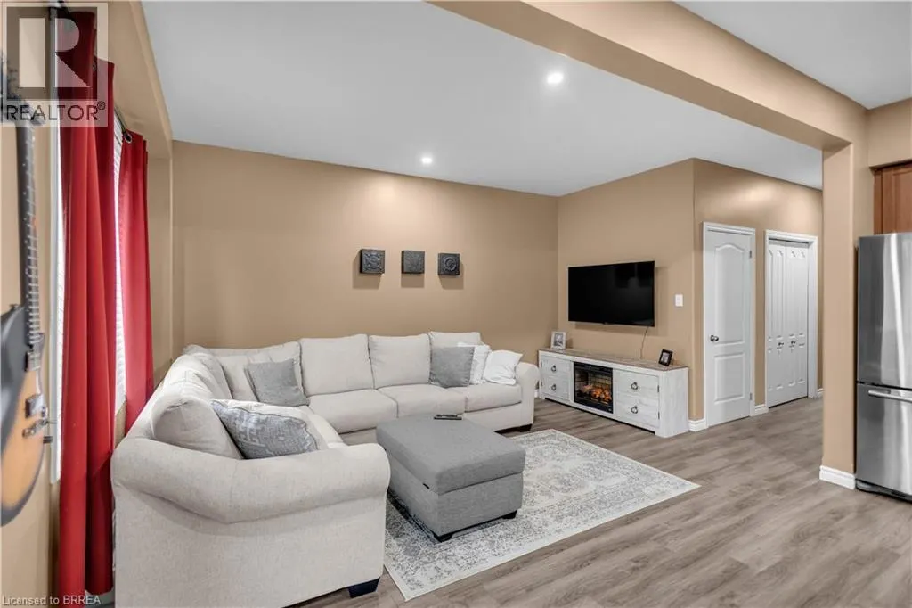 12 BRANTWOOD PARK Road Unit# C2 #C2