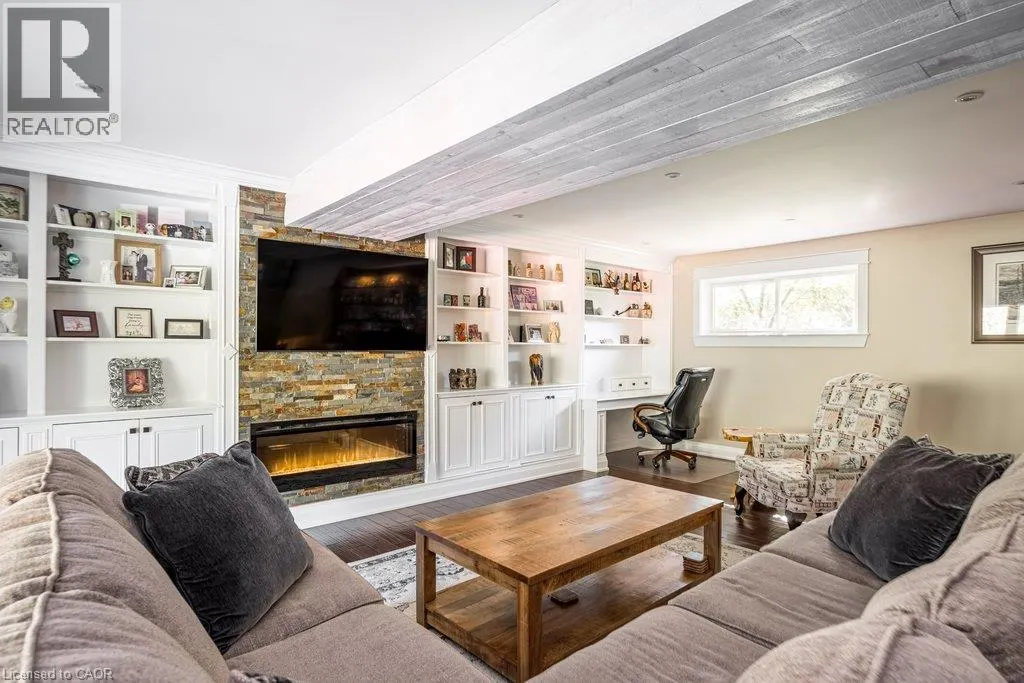 381 WOODWORTH Court