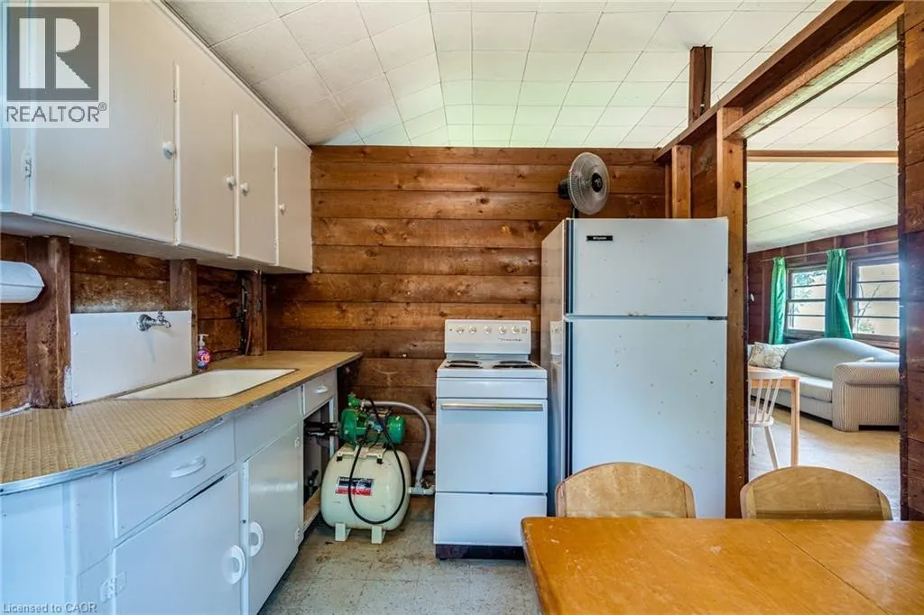 845 LAKESHORE Road