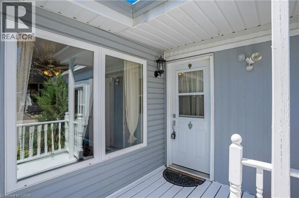 120 MAPLE Crescent
