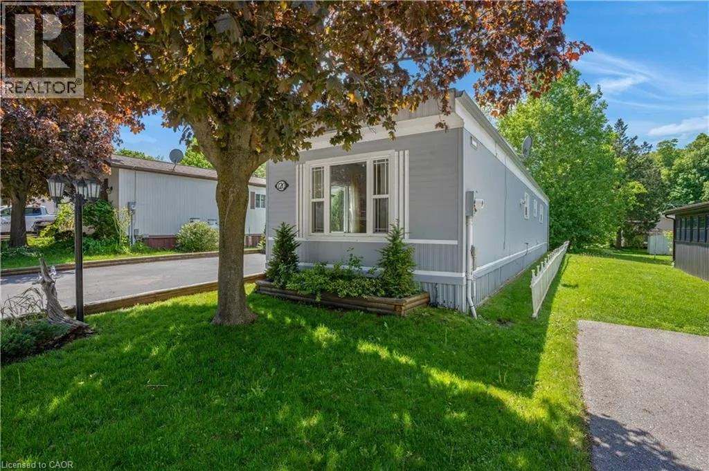 120 MAPLE Crescent