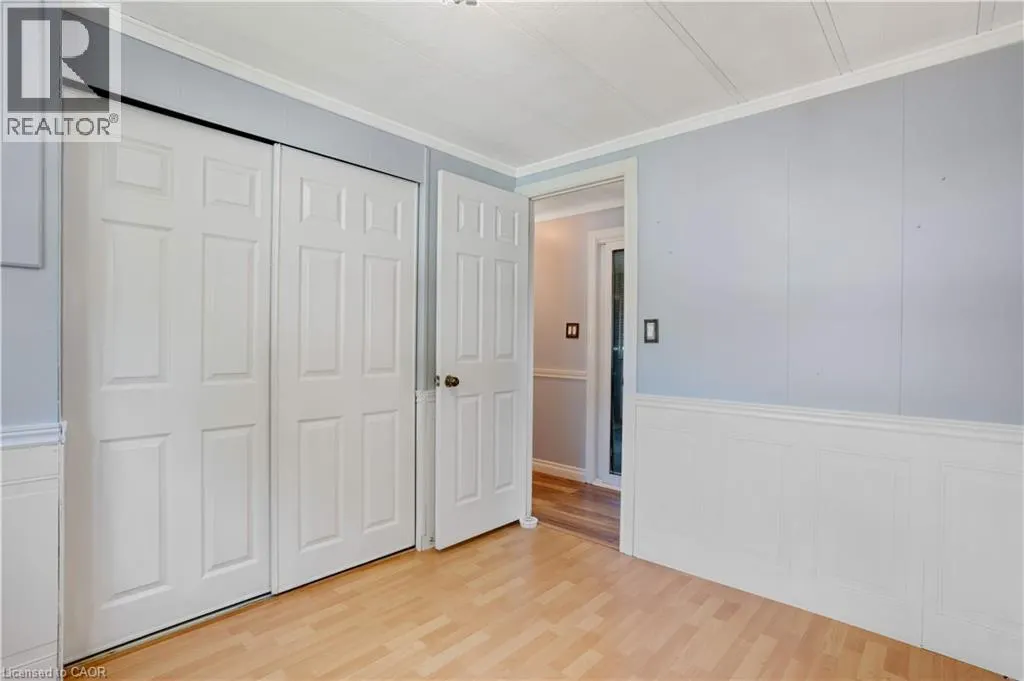 120 MAPLE Crescent