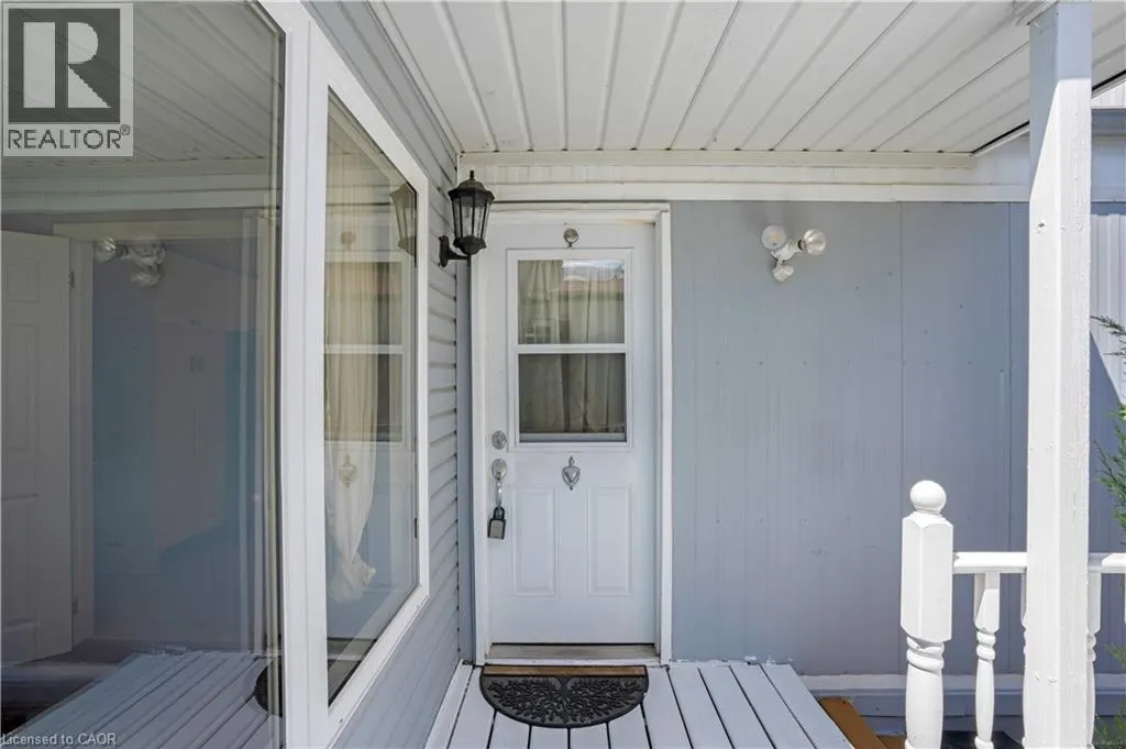 120 MAPLE Crescent