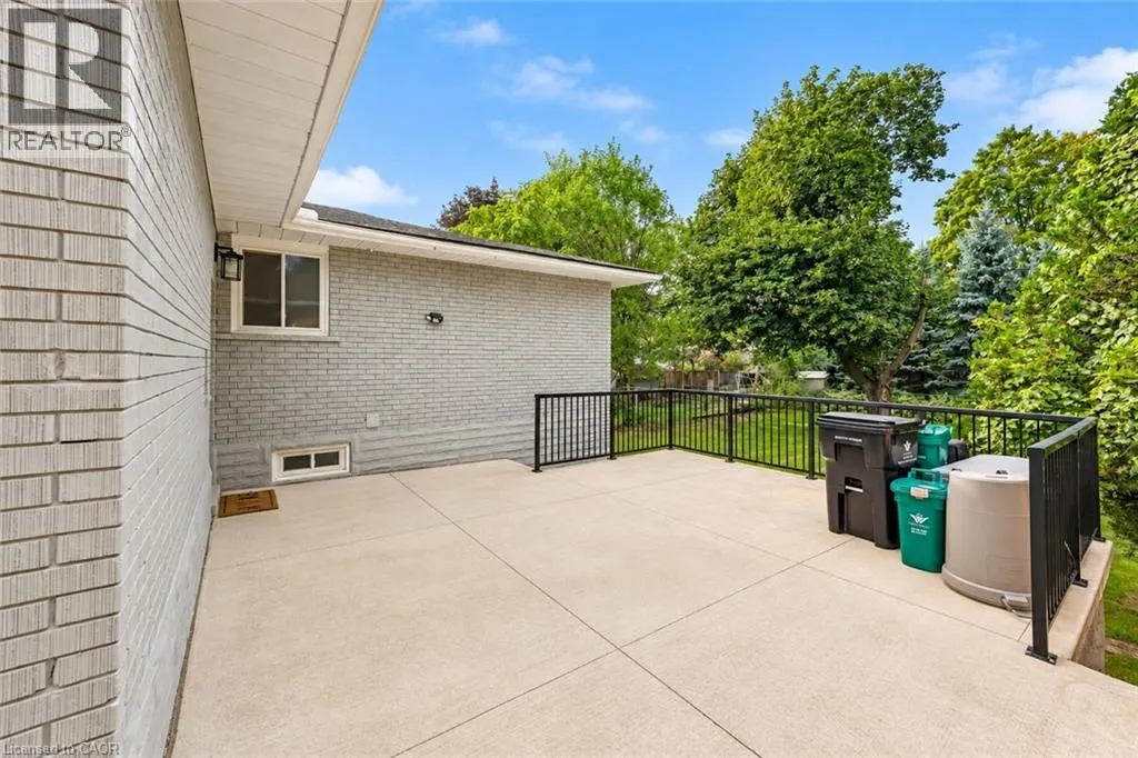 106 KENNETH Avenue