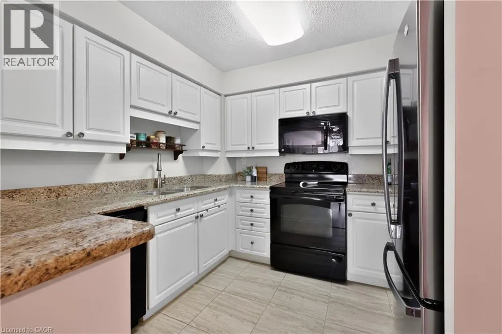 221 ROBINSON Street Unit# 211 #211