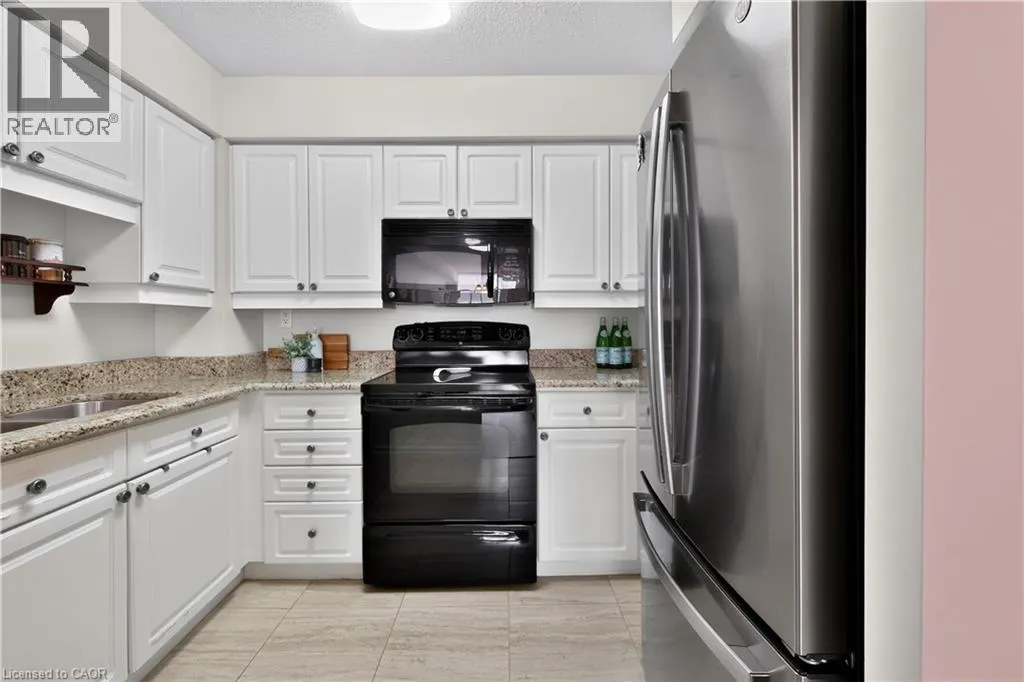 221 ROBINSON Street Unit# 211 #211