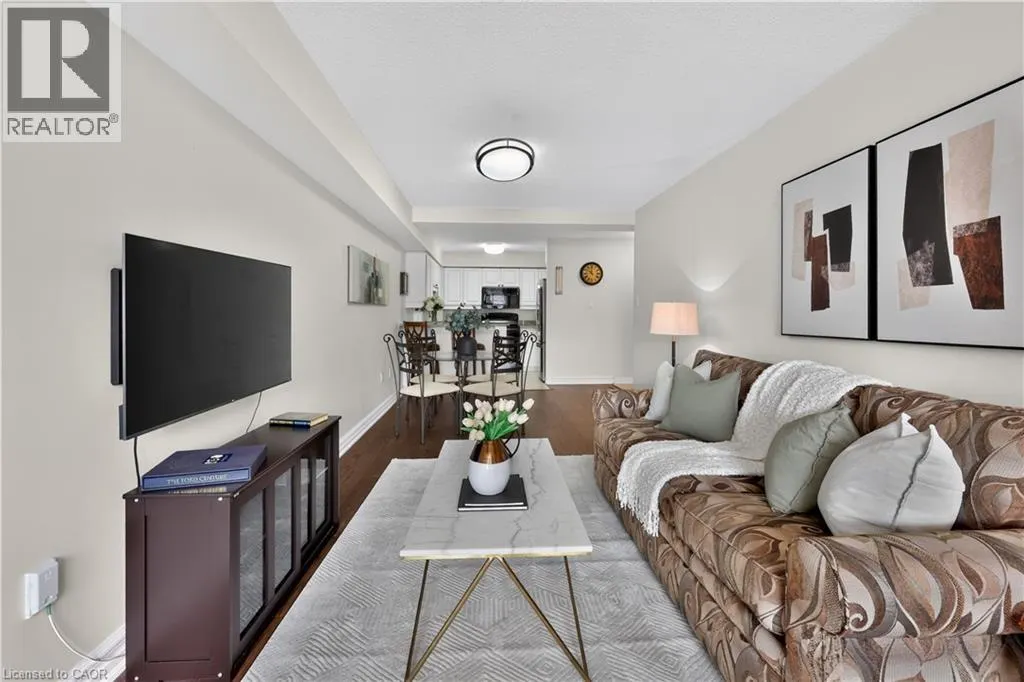221 ROBINSON Street Unit# 211 #211