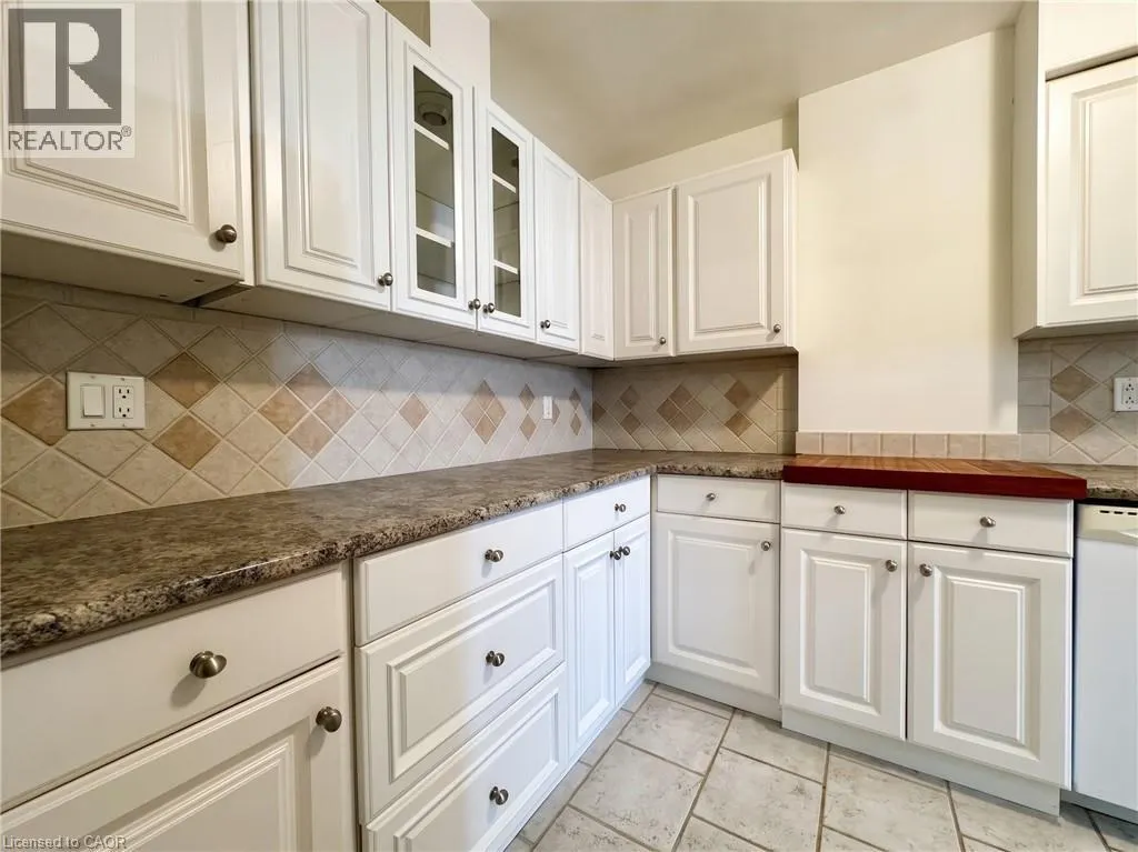 35 TOWERING HEIGHTS Boulevard Unit# 809 #809