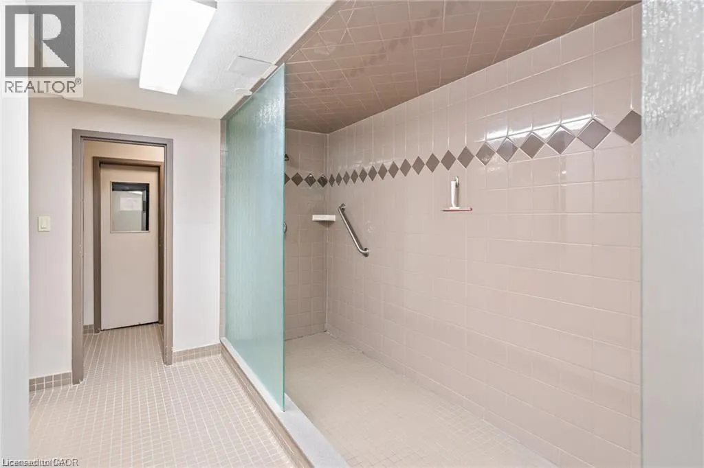 35 TOWERING HEIGHTS Boulevard Unit# 809 #809