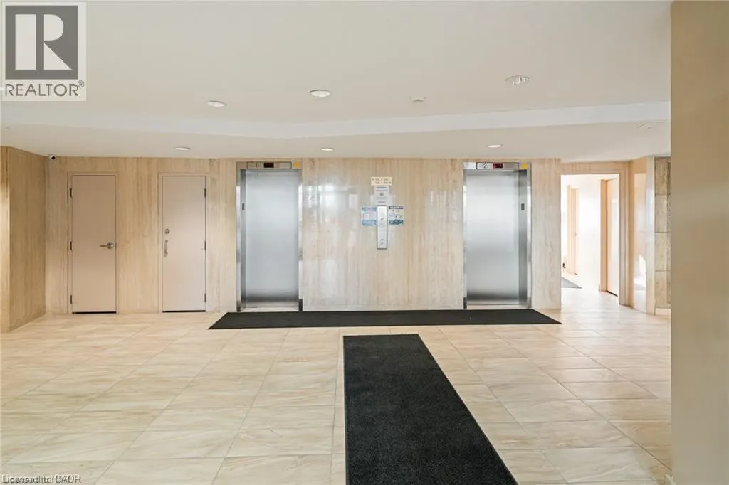 35 TOWERING HEIGHTS Boulevard Unit# 809 #809