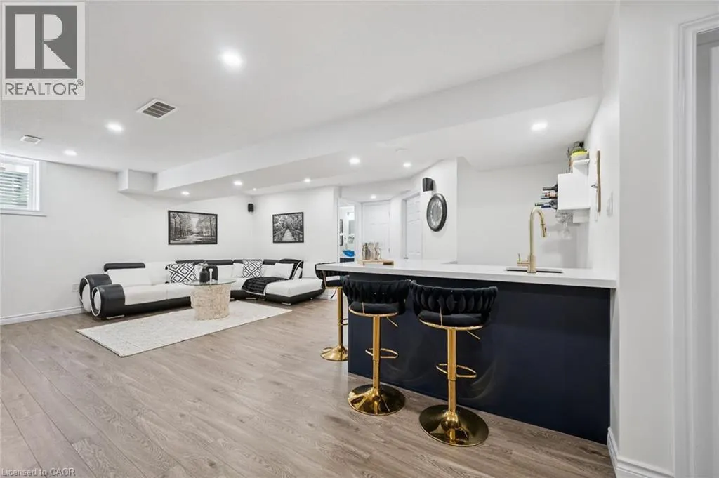 736 WOOD LILY Street