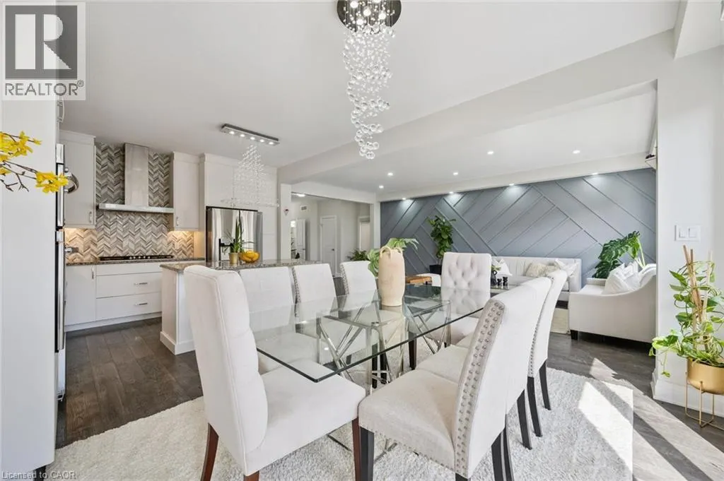 736 WOOD LILY Street