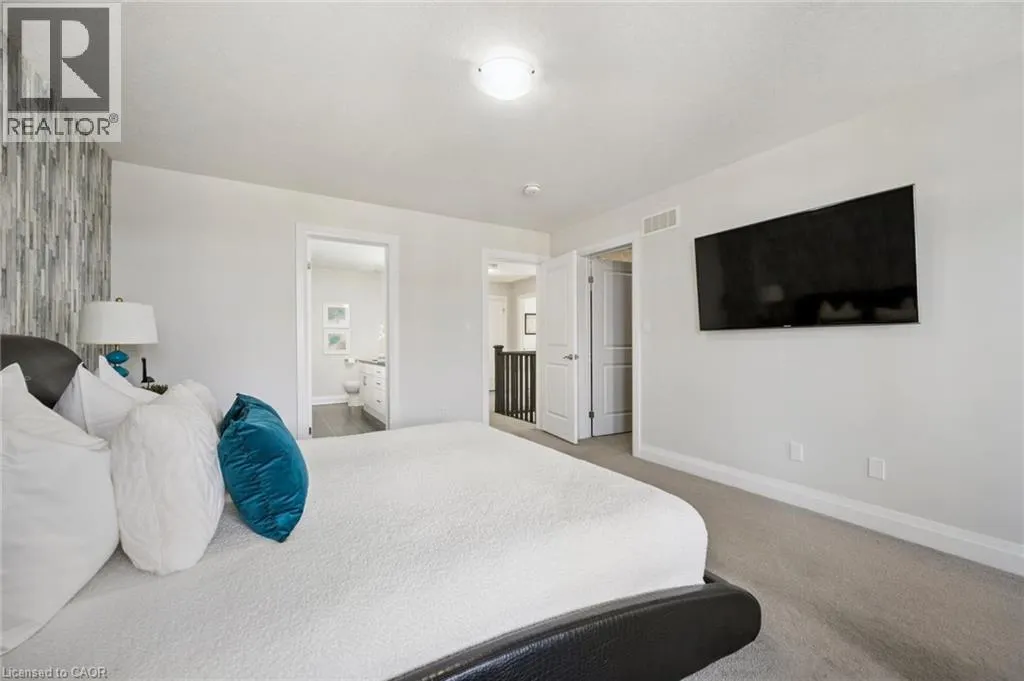 736 WOOD LILY Street