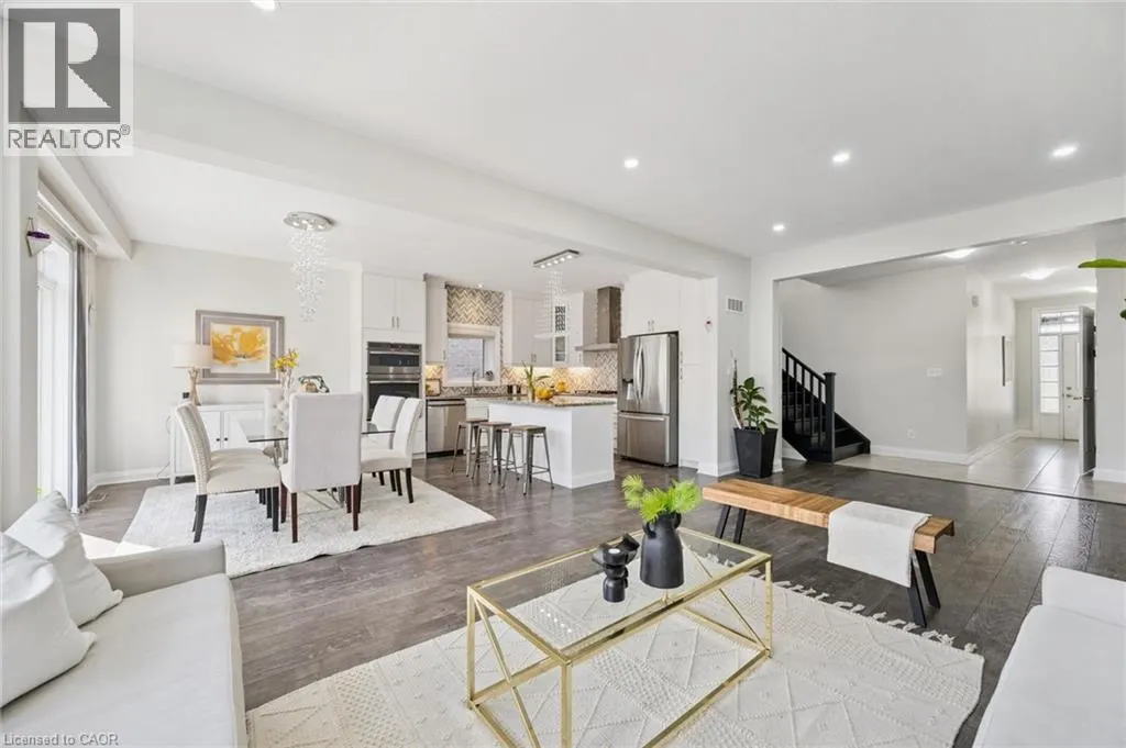 736 WOOD LILY Street