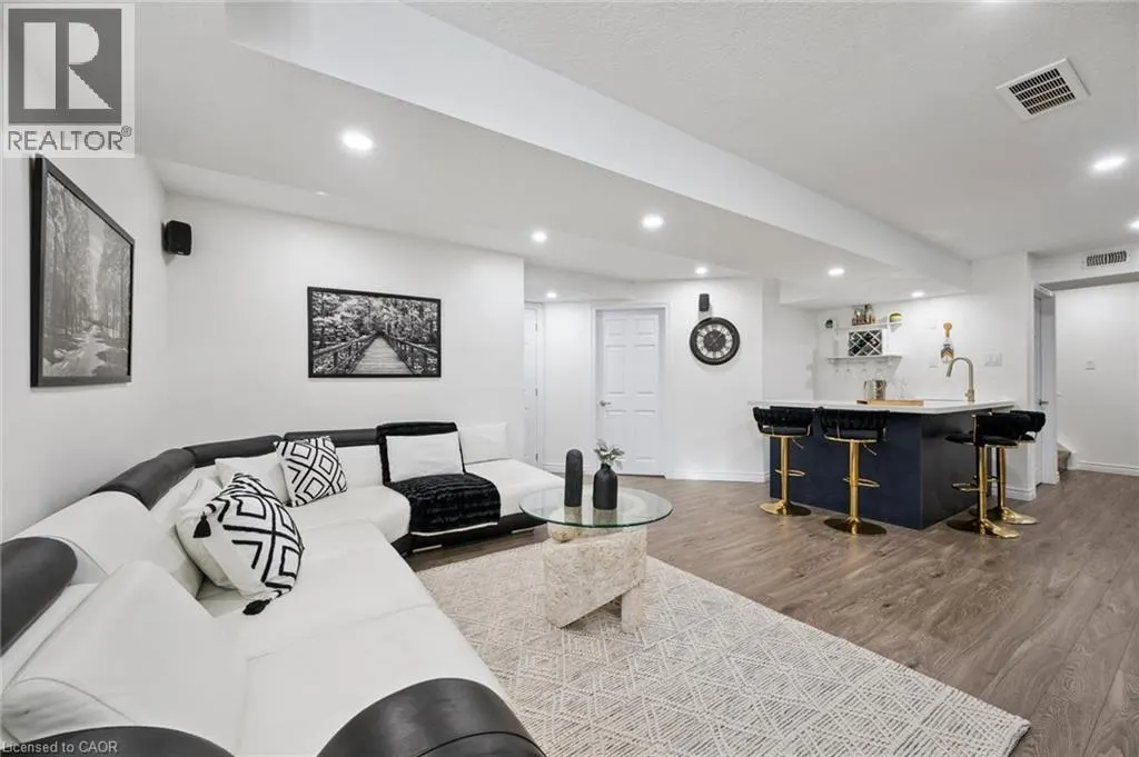 736 WOOD LILY Street