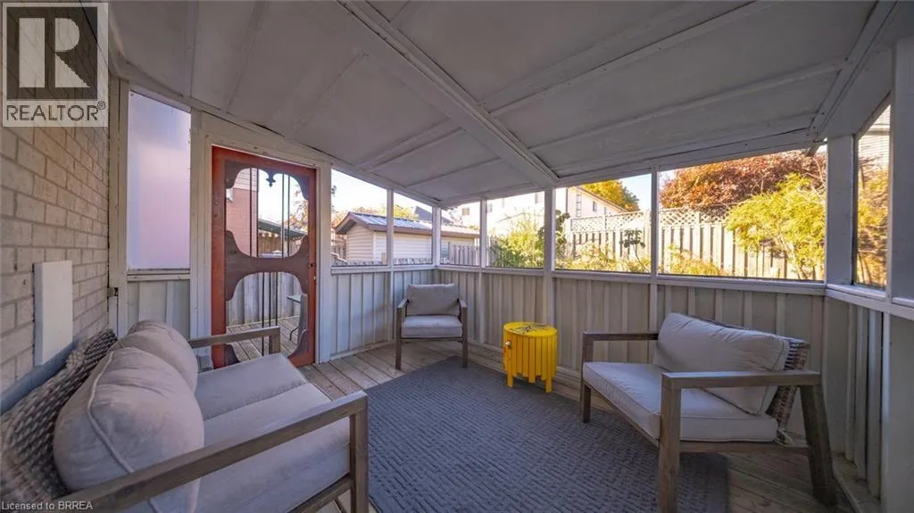 23 FREEMAN Crescent