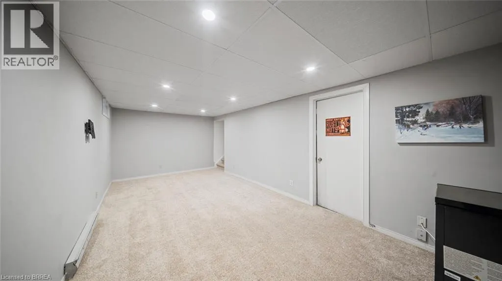 23 FREEMAN Crescent