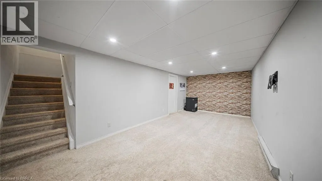 23 FREEMAN Crescent