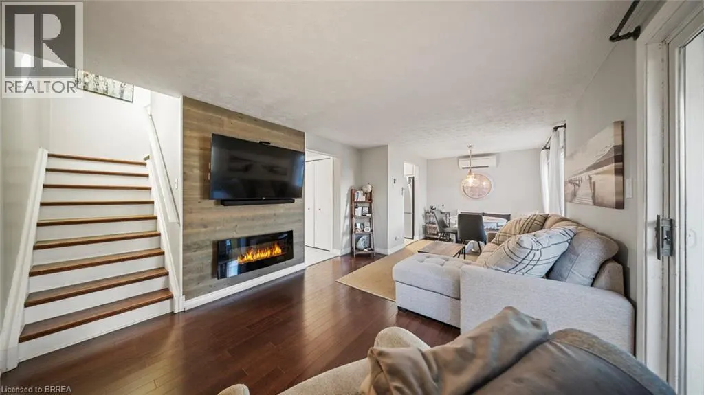 23 FREEMAN Crescent
