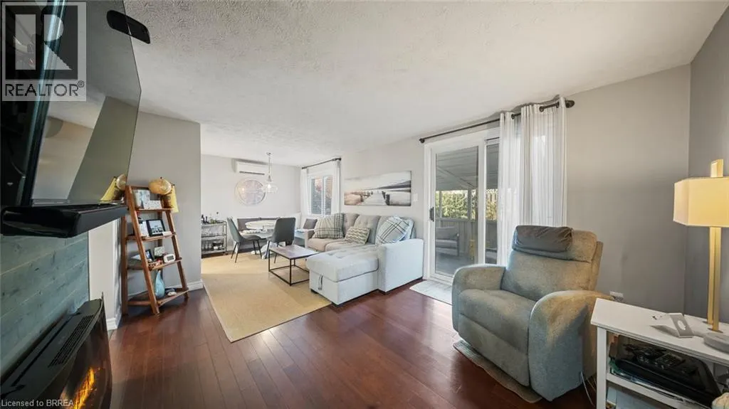 23 FREEMAN Crescent