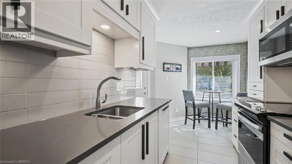 23 FREEMAN Crescent