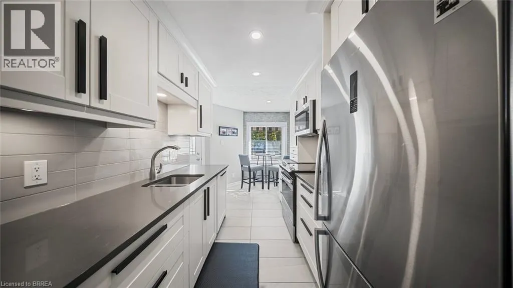 23 FREEMAN Crescent