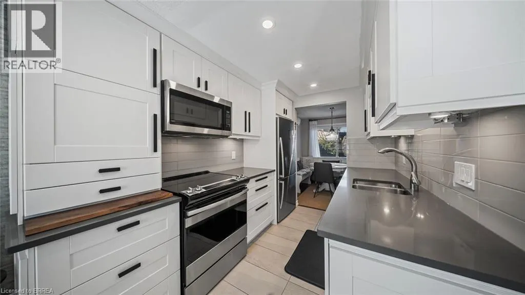 23 FREEMAN Crescent