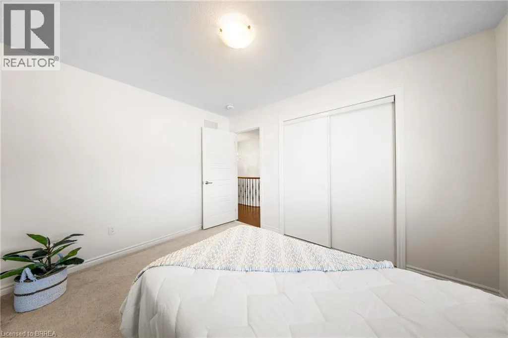 1 BEE Crescent