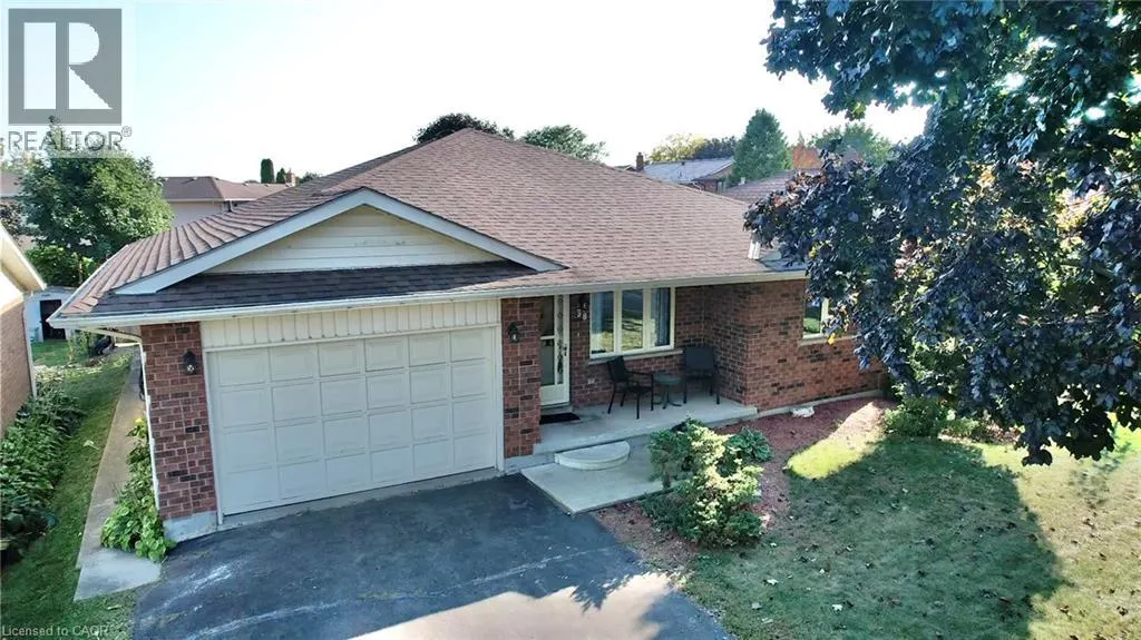 38 MANN Avenue