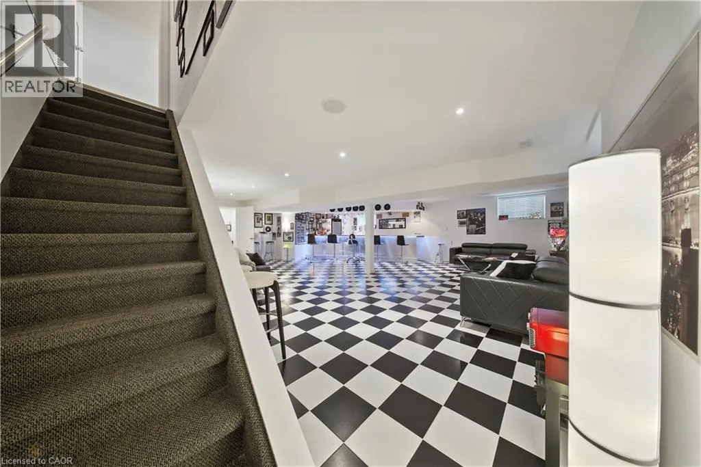 257 DONLY Drive S