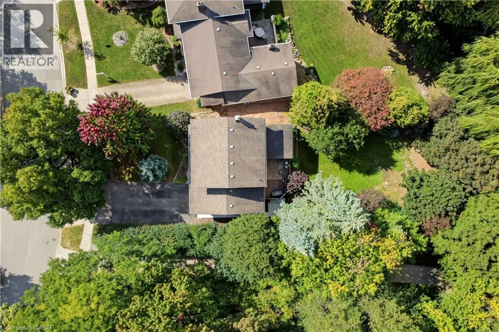 111 MACGREGOR Crescent