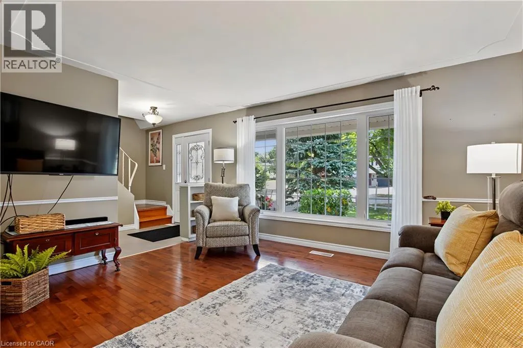 111 MACGREGOR Crescent