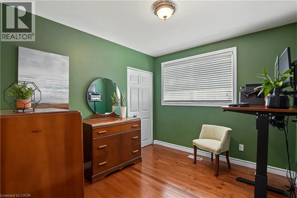 111 MACGREGOR Crescent