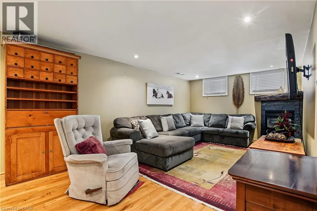 111 MACGREGOR Crescent