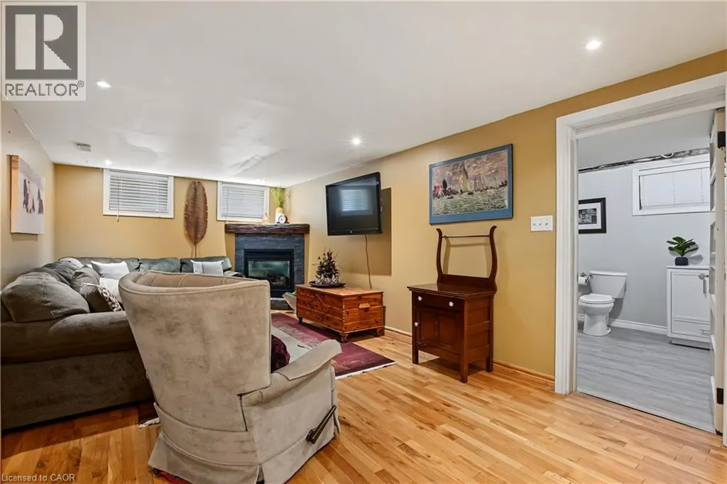 111 MACGREGOR Crescent