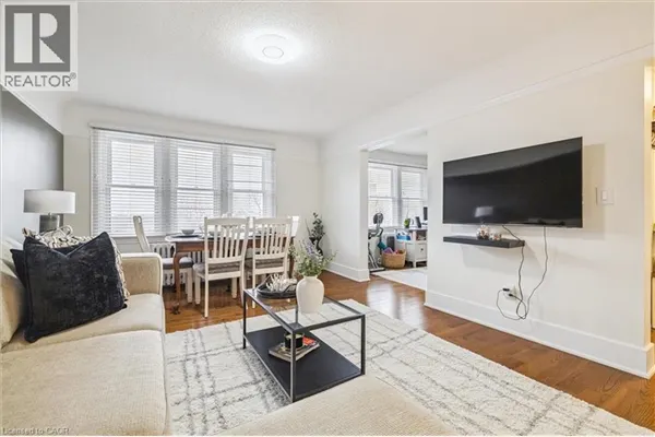21 MOUNTWOOD Avenue Unit# 6