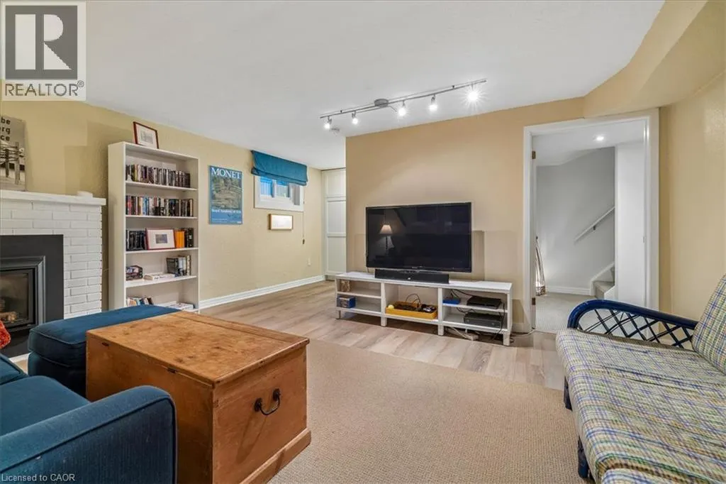 316 RIVER SIDE Drive