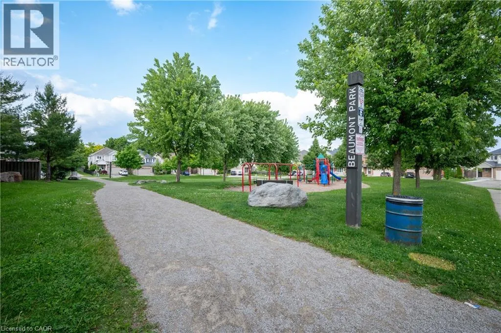 324 BEAUMONT Crescent