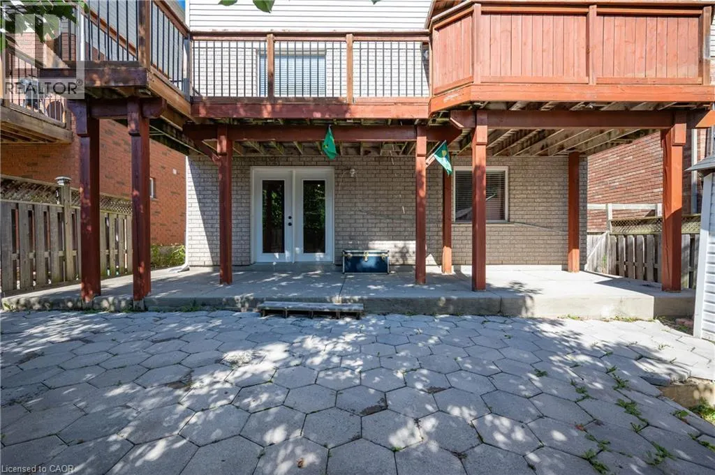 324 BEAUMONT Crescent