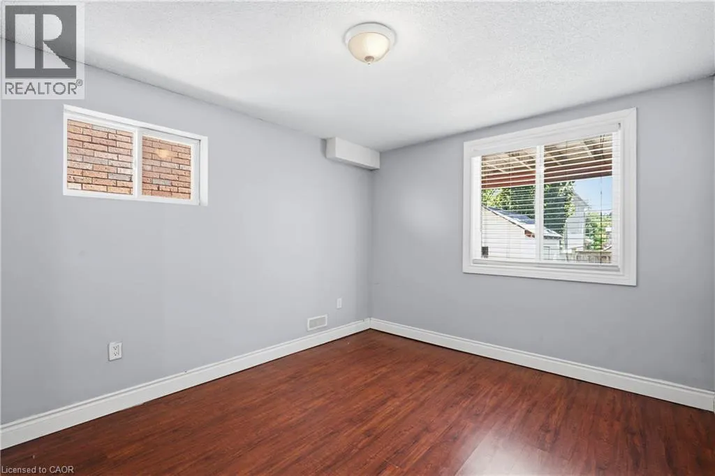 324 BEAUMONT Crescent