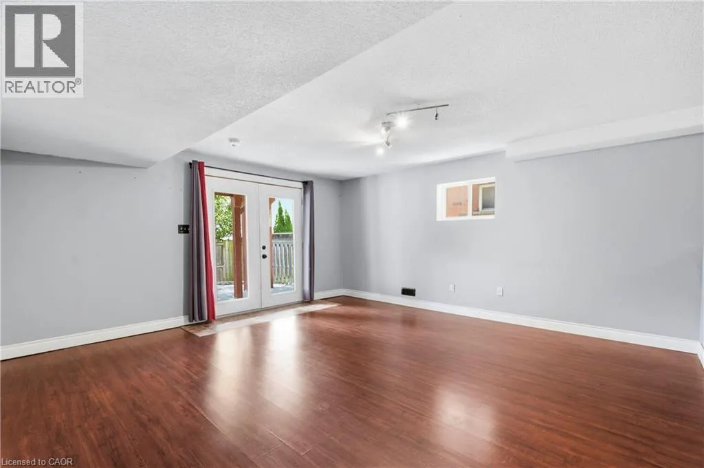324 BEAUMONT Crescent