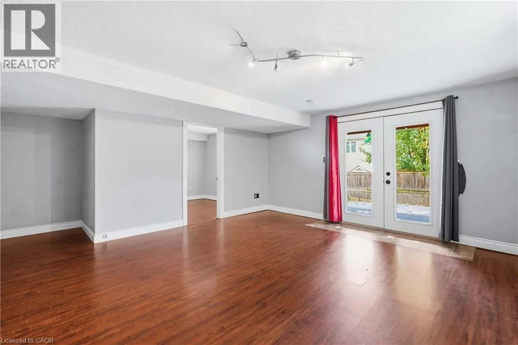 324 BEAUMONT Crescent