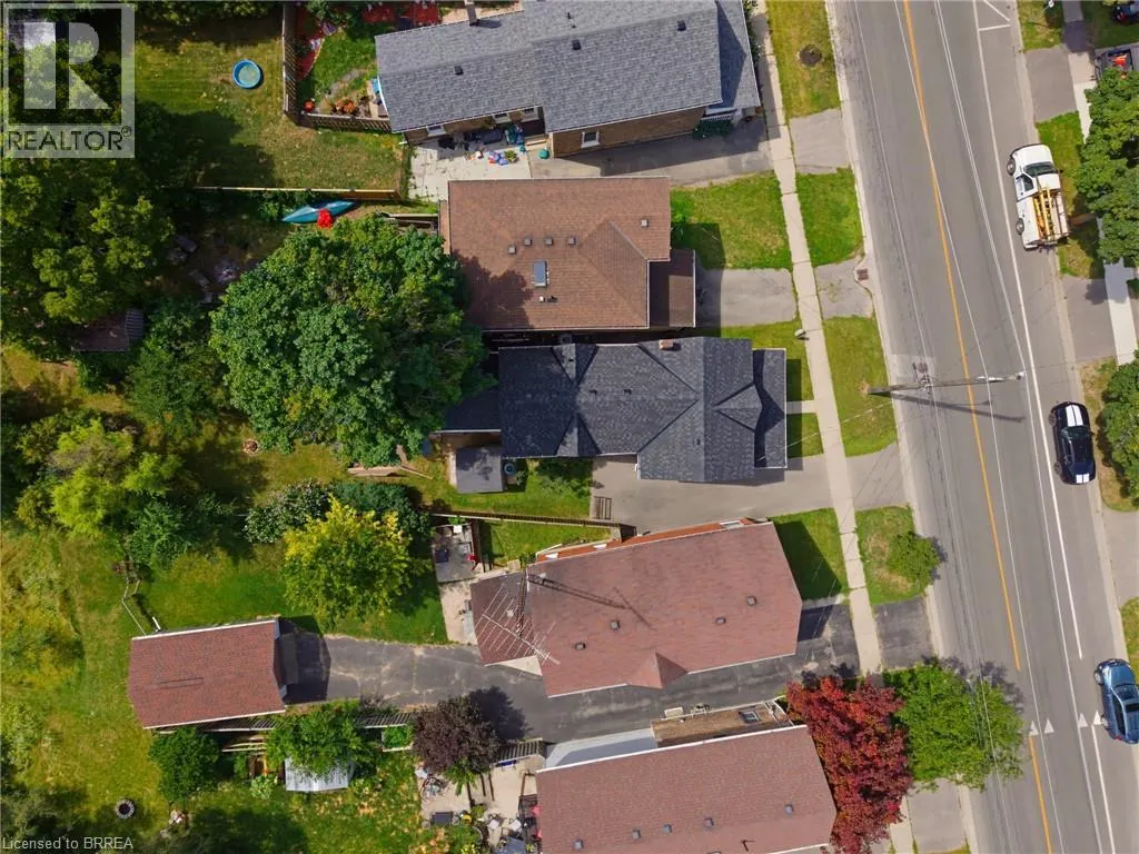 112 GRAND RIVER Avenue