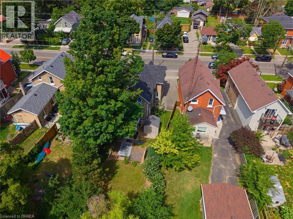 112 GRAND RIVER Avenue