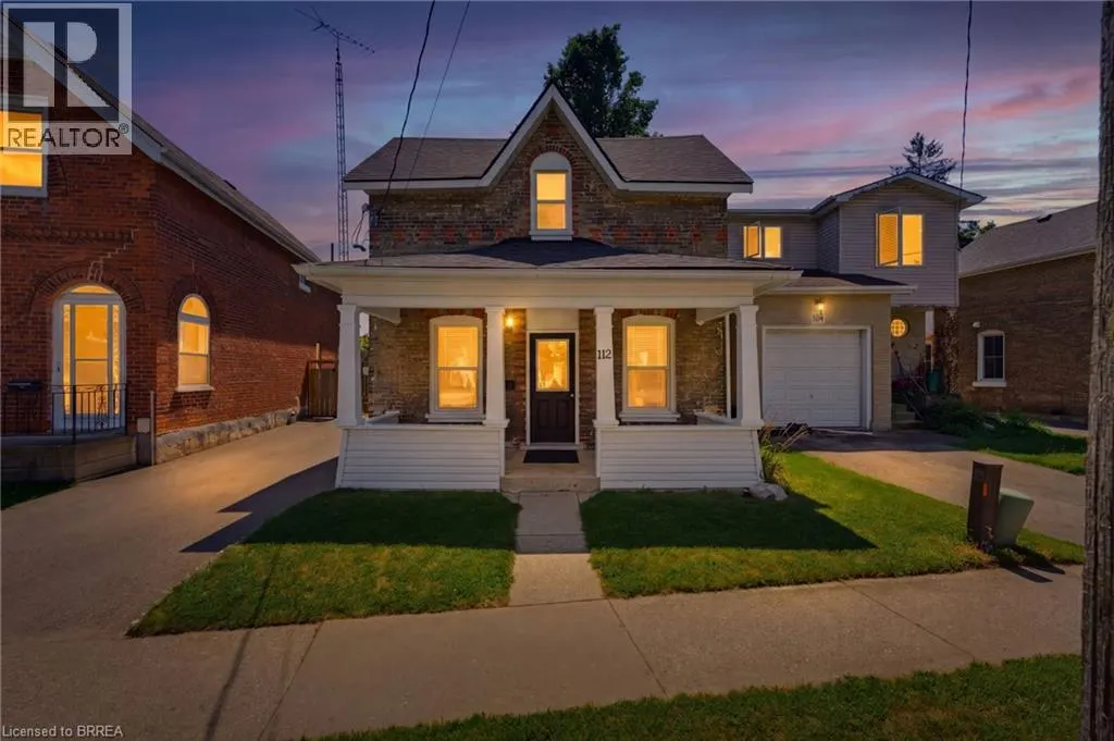 112 GRAND RIVER Avenue