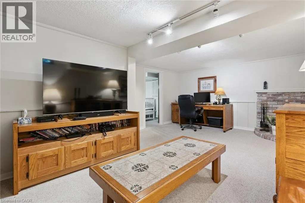172 LAURENTIAN Drive